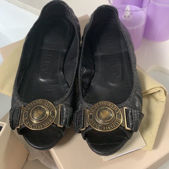 Ballerina flats by Burberry made in Italy. - Picture 5 of 7